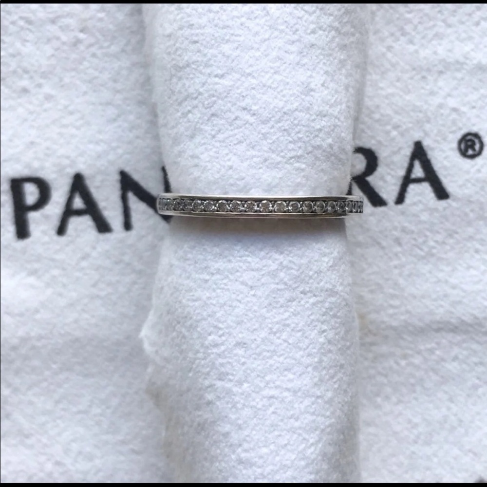 🚨SOLD🚨Pandora Luminous Hearts Ring
